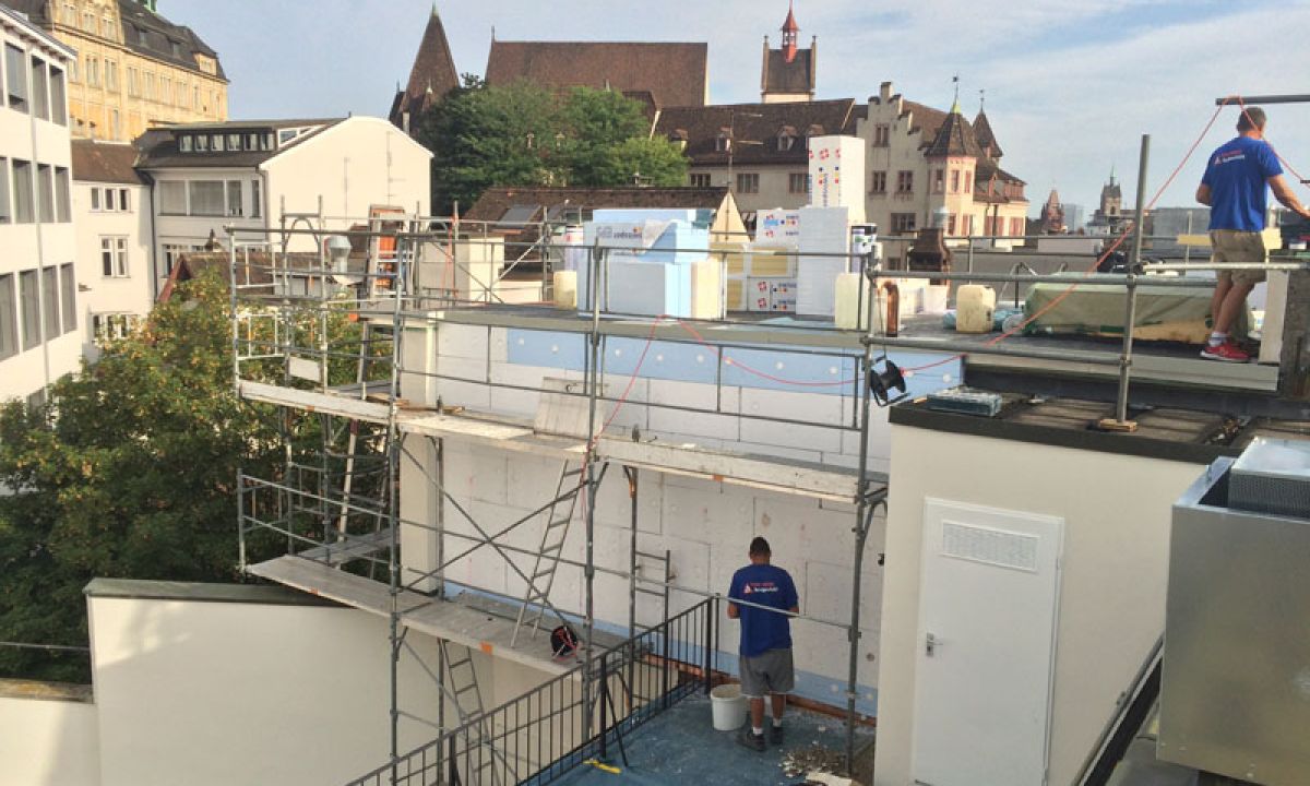 Verbessern Sie W&auml;rmeschutz und Optik Ihrer Fassade mit unserer professionellen Aussend&auml;mmung. Mineralische und organische D&auml;mmstoffe sorgen f&uuml;r optimale Isolierung und nachhaltigen Werterhalt &ndash; sauber verputzt und mit farblich attraktivem Abrieb.