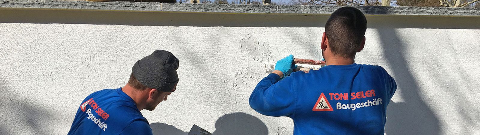 Vom kleinen Riss in der Fassade bis zum Umbau einer Liegenschaft. Unsere Kundenmaurer verputzen, bauen Wände, Böden und Decken, erstellen Betonarbeiten und sanieren Gebäude.
