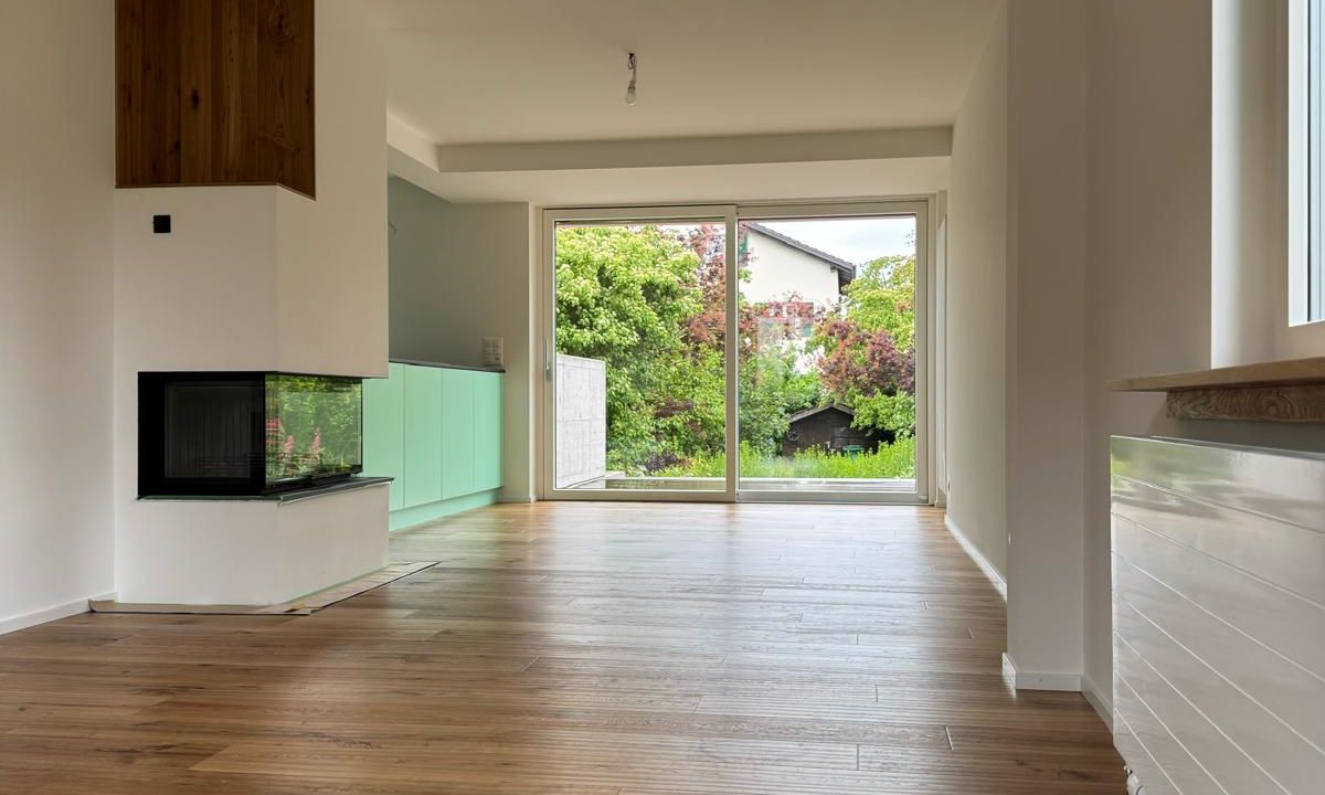 Erweitern Sie Ihr Zuhause mit einem modernen Anbau: Ob zusätzlicher Wohnraum, lichtdurchfluteter Wintergarten oder flexible Nutzfläche – wir planen und realisieren Ihre Wohnraumerweiterung in der Region Basel individuell, hochwertig und passgenau.